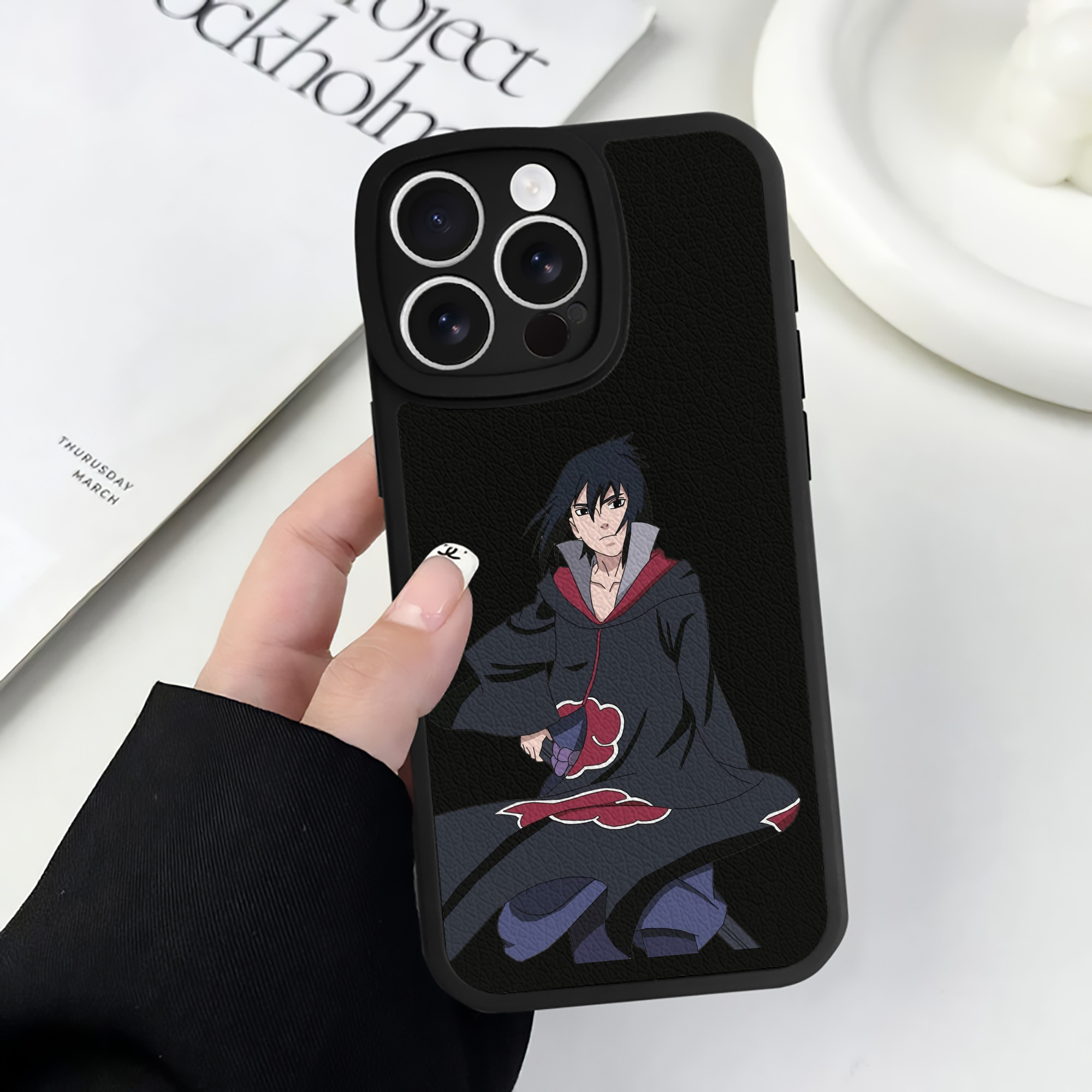 （画像用） NARUTO -ナルト- うちは サスケ Uchiha Sasuke 【iPhone 16シリーズ対応】シリコンスマホケース（レザー調） 材質：シリコン